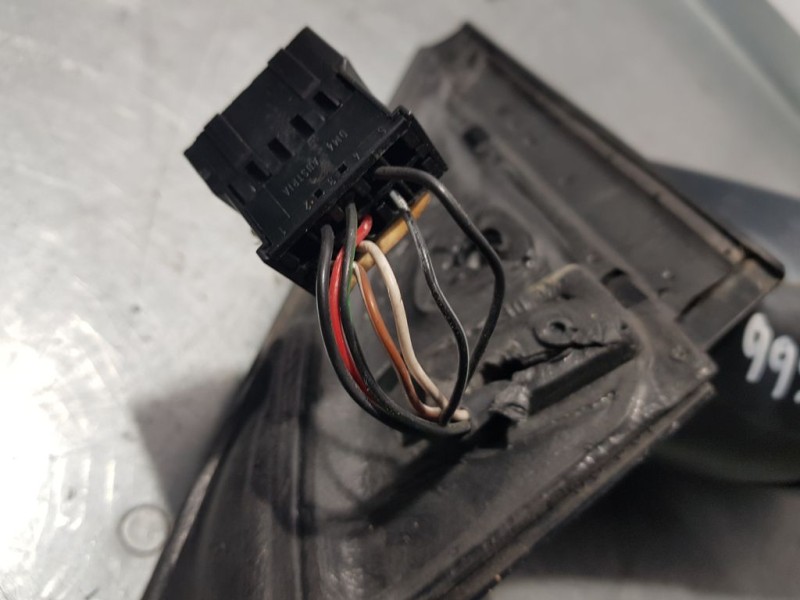 Recambio de retrovisor derecho para audi a6 avant (4b5) 2.5 tdi referencia OEM IAM   ELECTRICO 7 CABLES CANTO ROTO