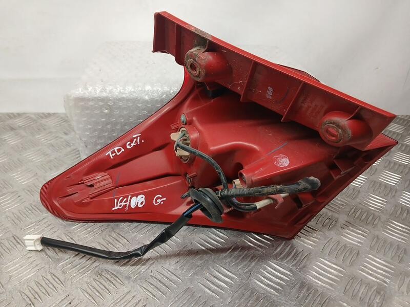 Recambio de piloto trasero derecho para toyota auris active referencia OEM IAM 8155102A61  02258