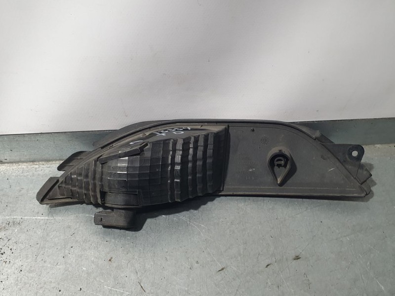 Recambio de piloto trasero derecho paragolpes para alfa romeo mito (145) distinctive referencia OEM IAM 51718012  ROZADO