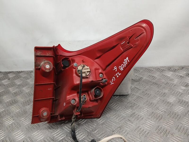 Recambio de piloto trasero izquierdo para toyota auris active referencia OEM IAM 8156102A61  02258