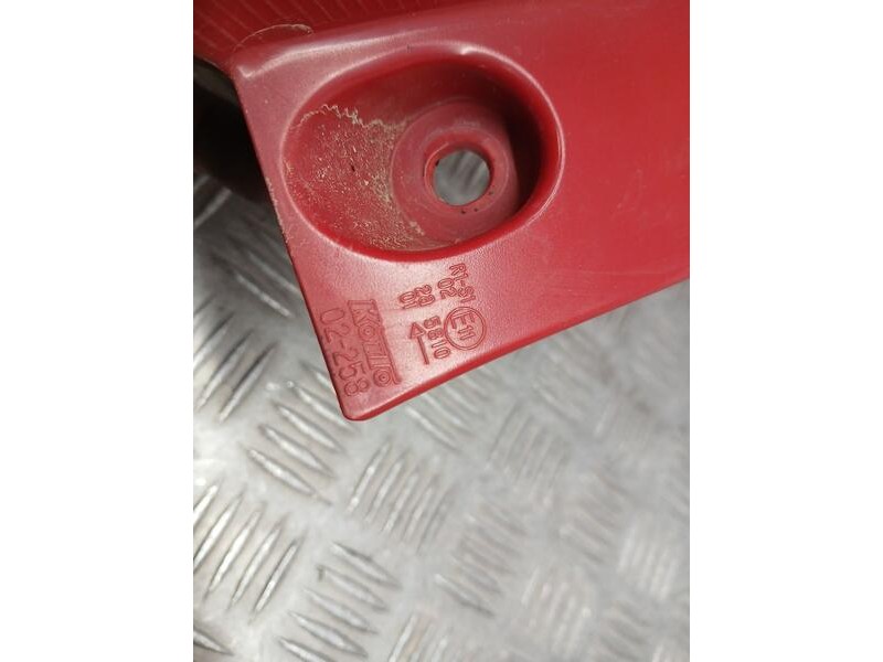 Recambio de piloto trasero izquierdo para toyota auris active referencia OEM IAM 8156102A61  02258