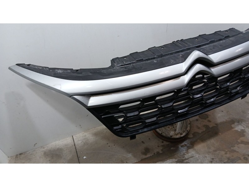 Recambio de rejilla delantera para citroën jumper iii furgoneta 2.0 bluehdi 110 referencia OEM IAM 1613256780  