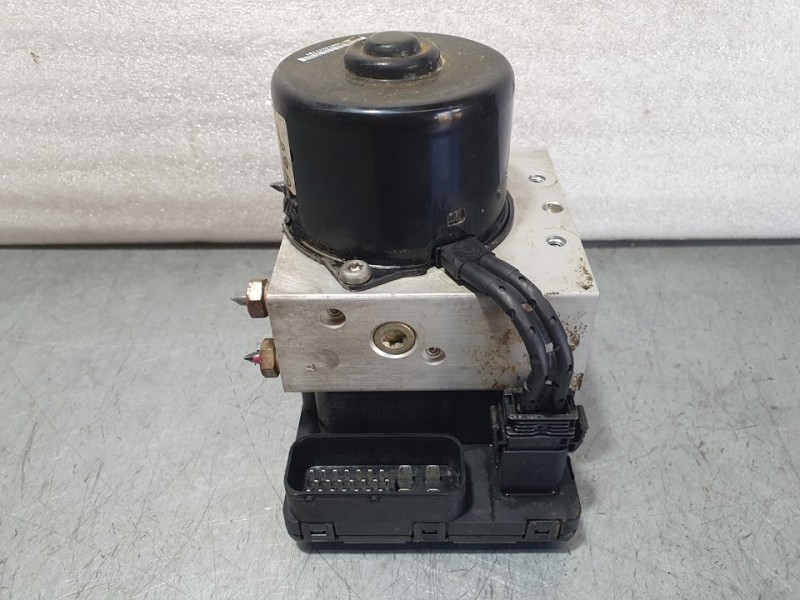 Recambio de abs para kia clarus 2.0 glx berlina referencia OEM IAM 10020401374 ATE 