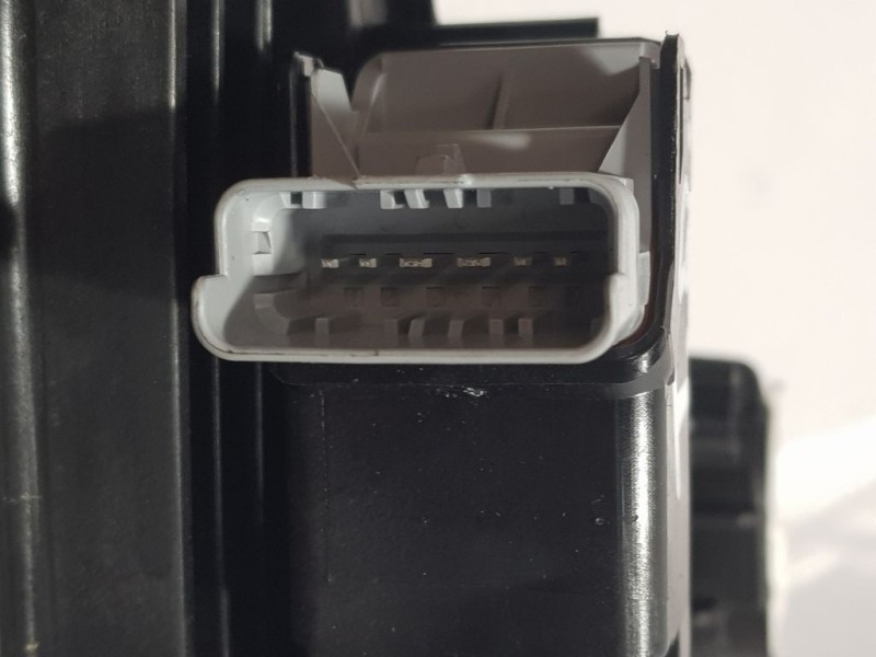 Recambio de elevalunas trasero derecho para peugeot 208 (p2) allure referencia OEM IAM 9829045580 130120113611 ELECTRICO 6 PINS