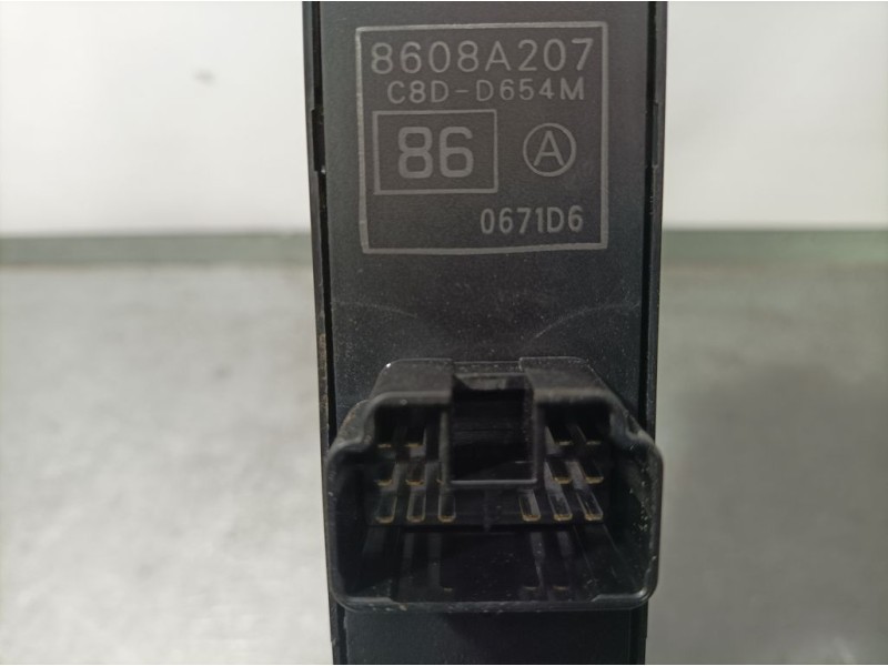 Recambio de mando elevalunas delantero izquierdo para mitsubishi asx (ga0w) challenge 2wd referencia OEM IAM 8608A207 C8DD654M 