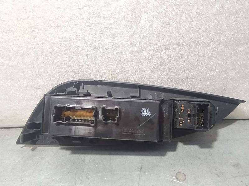 Recambio de mando elevalunas delantero izquierdo para nissan pulsar (c13) acenta referencia OEM IAM 254013ZL1A  
