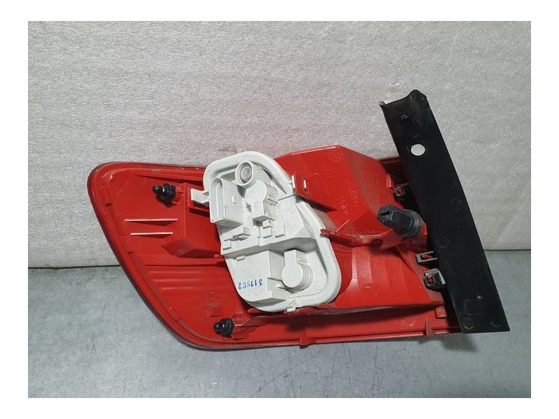 Recambio de piloto trasero derecho para audi a6 avant (4f2) 2.7 tdi quattro referencia OEM IAM 89094150 VALEO EXTERIOR