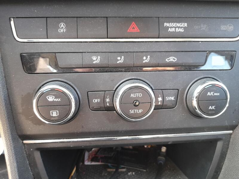 Recambio de mando climatizador para seat leon st (5f8) 1.4 tsi referencia OEM IAM 5F0907044AK  