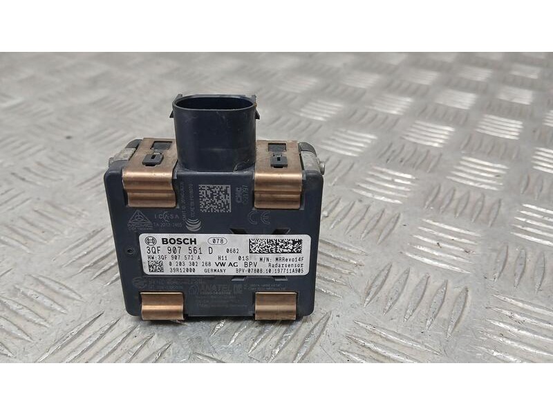 Recambio de sensor para skoda octavia iii combi (5e5, 5e6) 1.5 tsi g-tec referencia OEM IAM 3QF907561D SENSOR DE RADAR BOSCH 020