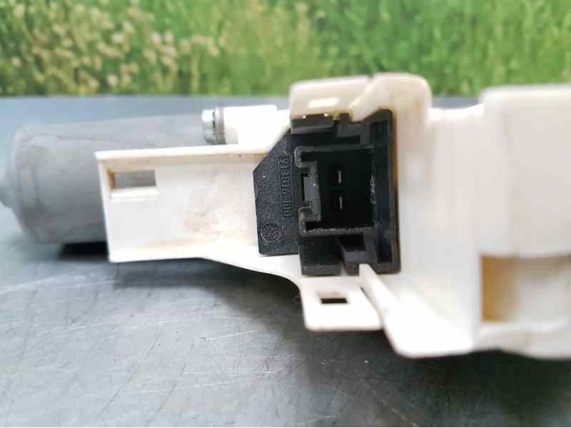 Recambio de motor elevalunas delantero izquierdo para audi a1 (8xk) attraction referencia OEM IAM 8K0959801C  2 PINS