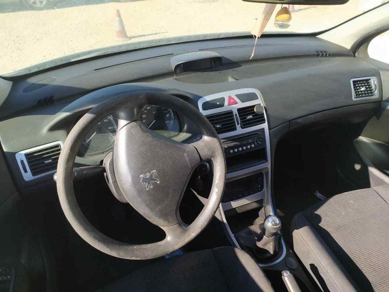 peugeot 307 berlina (s2) del año 2007