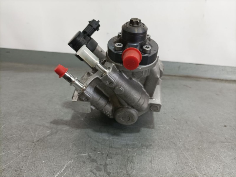 Recambio de bomba alta presion para peugeot 208 1.6 blue-hdi fap referencia OEM IAM 9811347380 0445010739 BOSCH