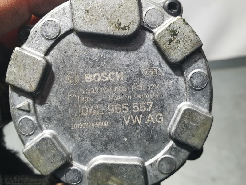 Recambio de bomba agua electrica para volkswagen golf vii lim. (bq1) e-golf referencia OEM IAM 04L965567 0392024003 BOSCH