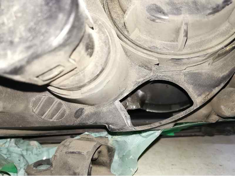 Recambio de faro izquierdo para hyundai elantra (xd) 2.0 crdi comfort (4-ptas.) referencia OEM IAM  SOPORTES ROTOS 