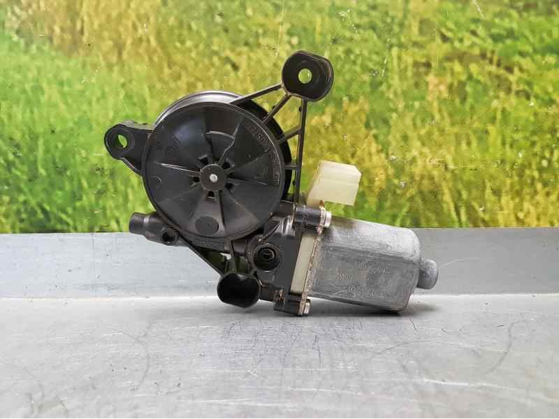 Recambio de motor elevalunas delantero izquierdo para seat leon st (5f8) style referencia OEM IAM 5Q0959801B 0130822717 BOSCH