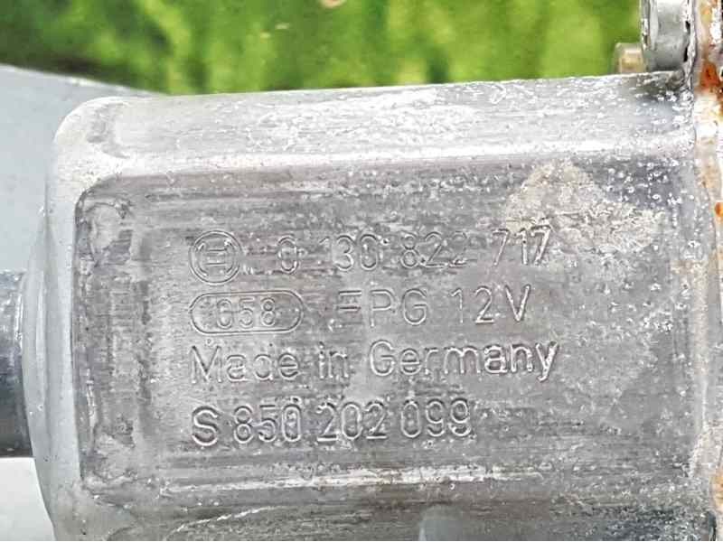 Recambio de motor elevalunas delantero izquierdo para seat leon st (5f8) style referencia OEM IAM 5Q0959801B 0130822717 BOSCH