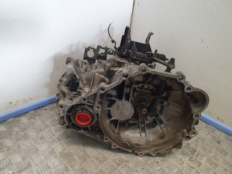 Recambio de caja cambios para hyundai elantra (xd) 2.0 crdi comfort (4-ptas.) referencia OEM IAM 4300039412  5VELOCIDADES