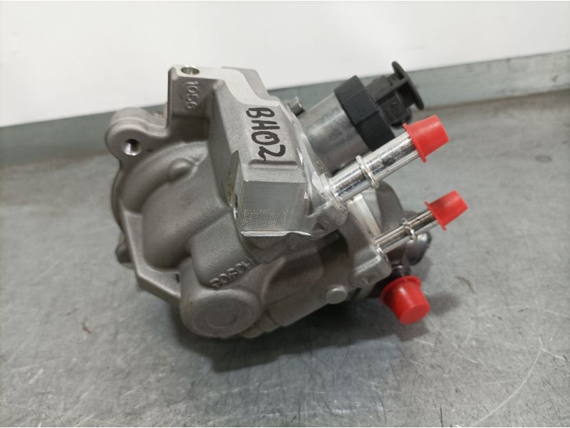 Recambio de bomba alta presion para peugeot 208 1.6 blue-hdi fap referencia OEM IAM 9811347380 0445010739 BOSCH