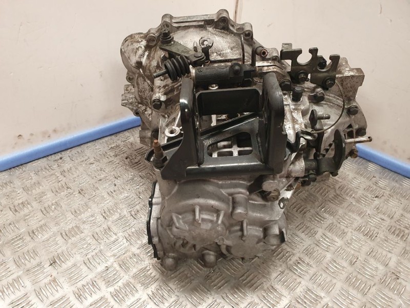 Recambio de caja cambios para hyundai elantra (xd) 2.0 crdi comfort (4-ptas.) referencia OEM IAM 4300039412  5VELOCIDADES