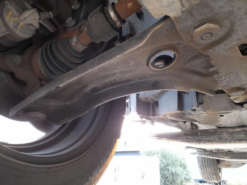 Recambio de brazo suspension inferior delantero derecho para dacia sandero iii 1.0 tce 90 referencia OEM IAM 545008653R  