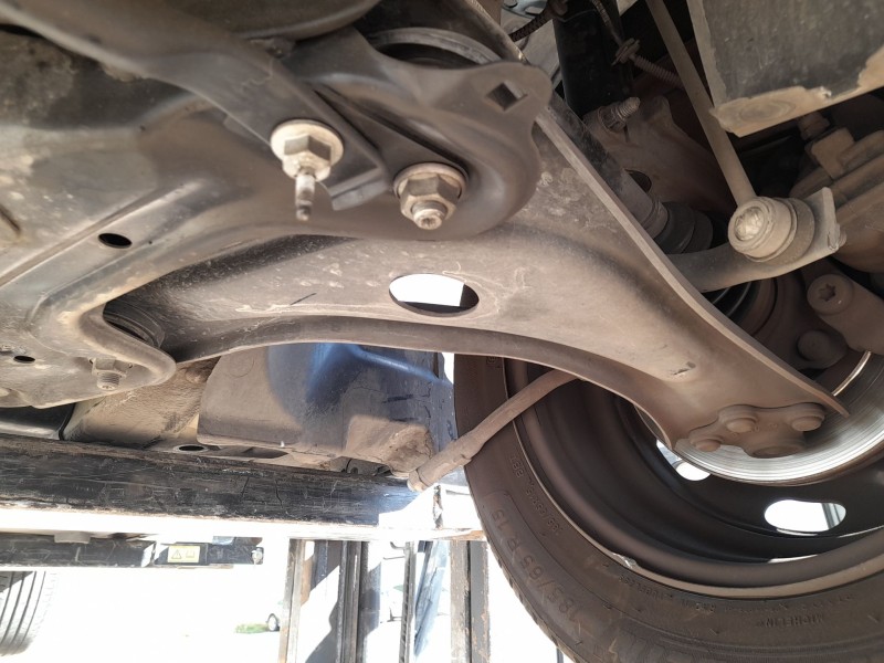 Recambio de brazo suspension inferior delantero izquierdo para citroën c3 iii (sx) 1.5 bluehdi 100 (sxyhyp, sxyhtu) referencia O