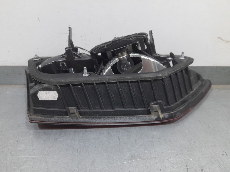 Recambio de piloto trasero derecho interior para seat leon st (5f8) 1.4 tsi referencia OEM IAM 5F9945094D R90047633 (TOCADO) VAL