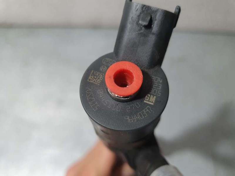 Recambio de inyector para chevrolet captiva 2.0 vcdi lt referencia OEM IAM 96440397 0445110270 BOSCH