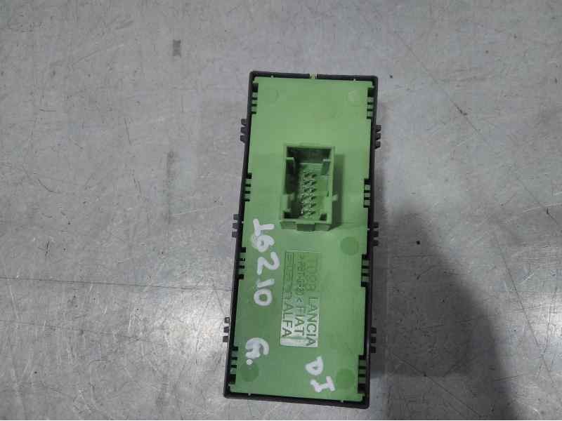 Recambio de mando elevalunas delantero izquierdo para fiat tipo ii (357) fam lounge referencia OEM IAM 7356323520  C/ MANDO RETR