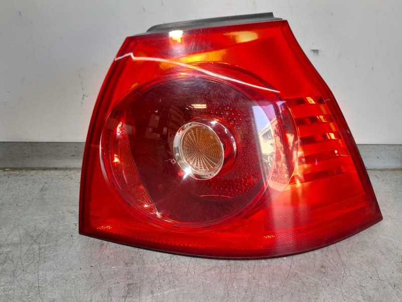 Recambio de piloto trasero derecho para volkswagen golf v berlina (1k1) highline referencia OEM IAM 1K6945096AA  EXTERIOR