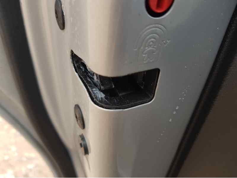 Recambio de cerradura puerta trasera izquierda para ds 3 crossback performance line referencia OEM IAM 9826143780  