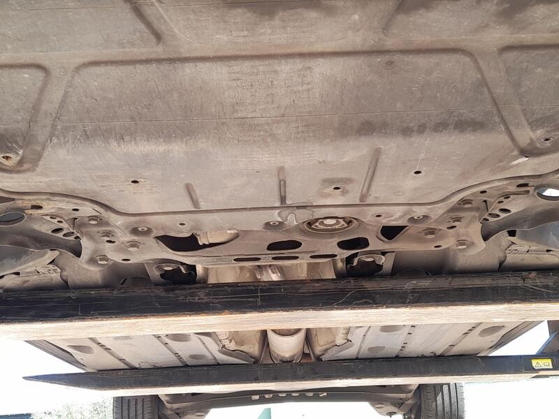 Recambio de puente delantero para seat leon st (5f8) 1.4 tsi referencia OEM IAM 5WA199315F  