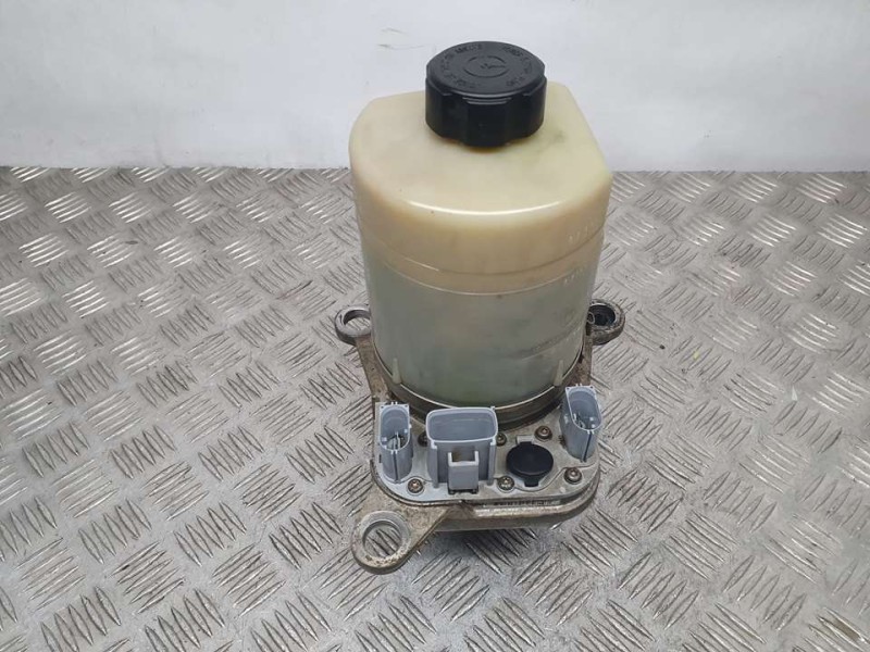 Recambio de bomba direccion electrica para ford focus lim. (cb4) trend referencia OEM IAM 4M513K514CC  