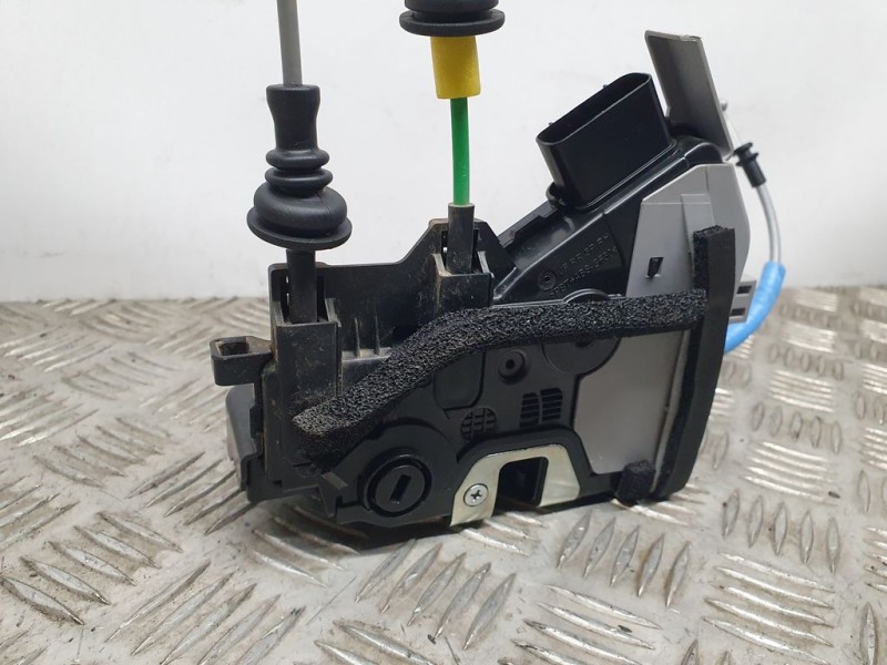 Recambio de cerradura puerta trasera derecha para kia stinger (ck) gt-line 2wd referencia OEM IAM 81420J5000JDK  