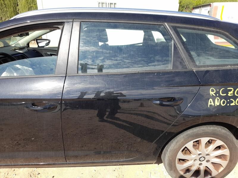 Recambio de puerta trasera izquierda para seat leon st (5f8) 1.4 tsi referencia OEM IAM 5F9833055  