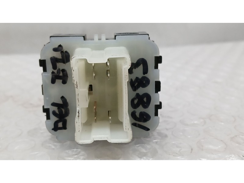 Recambio de mando elevalunas delantero izquierdo para dacia sandero iii 1.0 tce 90 referencia OEM IAM 254112588R MANDO ELEVALUNA