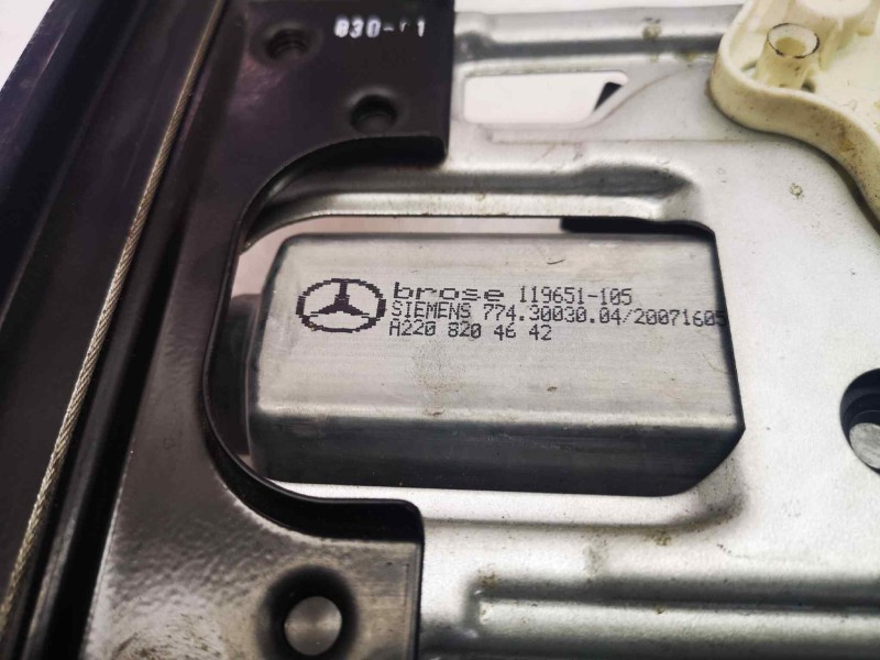 Recambio de elevalunas delantero izquierdo para mercedes-benz clase c (w203) berlina referencia OEM IAM A2208204642  6 PINS
