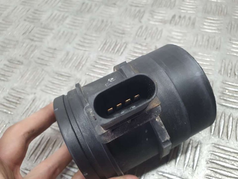 Recambio de caudalimetro para bmw serie 1 berlina (e81/e87) 118d referencia OEM IAM 7788743 0281002567 BOSCH