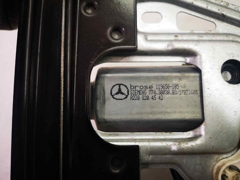 Recambio de elevalunas delantero derecho para mercedes-benz clase c (w203) berlina referencia OEM IAM A2208204542  6 PINS