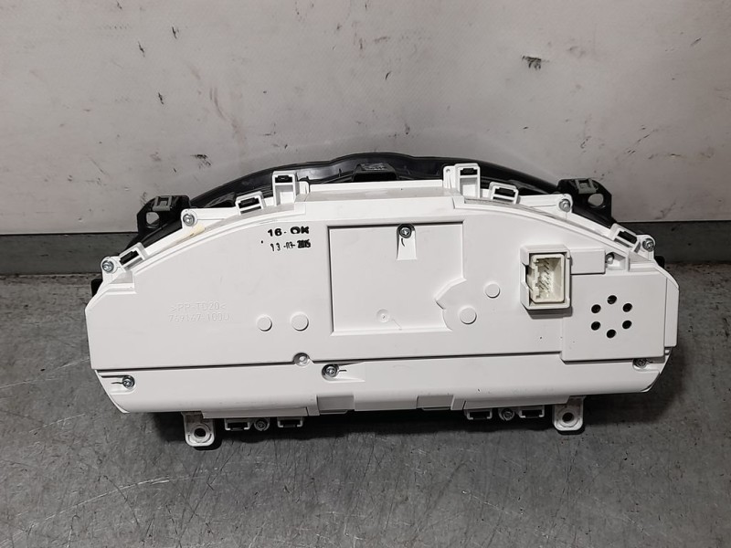 Recambio de cuadro instrumentos para volvo v40 cross country momentum referencia OEM IAM 299900U  