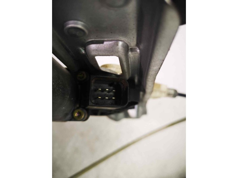 Recambio de elevalunas delantero derecho para mercedes-benz clase c (w203) berlina referencia OEM IAM A2208204542  6 PINS