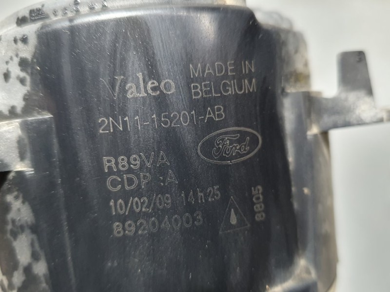 Recambio de faro antiniebla derecho para ford focus lim. (cb4) trend referencia OEM IAM 2N115201AB 89204003 VALEO