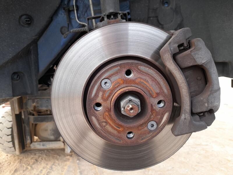 Recambio de mangueta delantera derecha para dacia sandero iii 1.0 tce 90 referencia OEM IAM 400146417R  