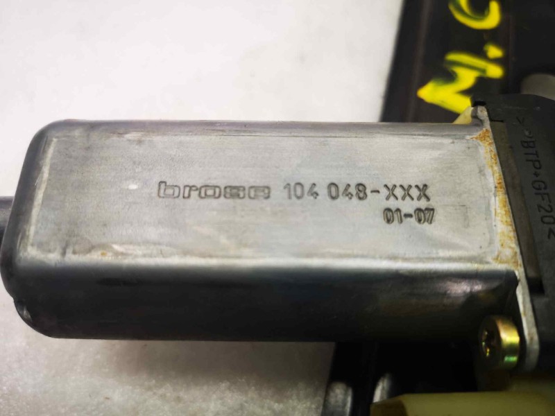 Recambio de elevalunas trasero izquierdo para mercedes-benz clase c (w203) berlina referencia OEM IAM  104048 6 PINS