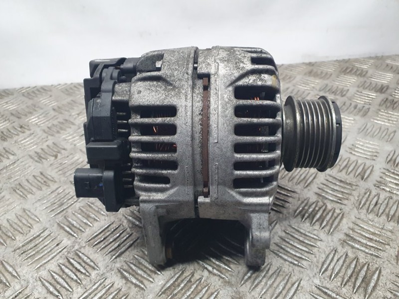 Recambio de alternador para volkswagen crafter caja cerrada caja cerrada 35 referencia OEM IAM 06F903023D 0124325130 