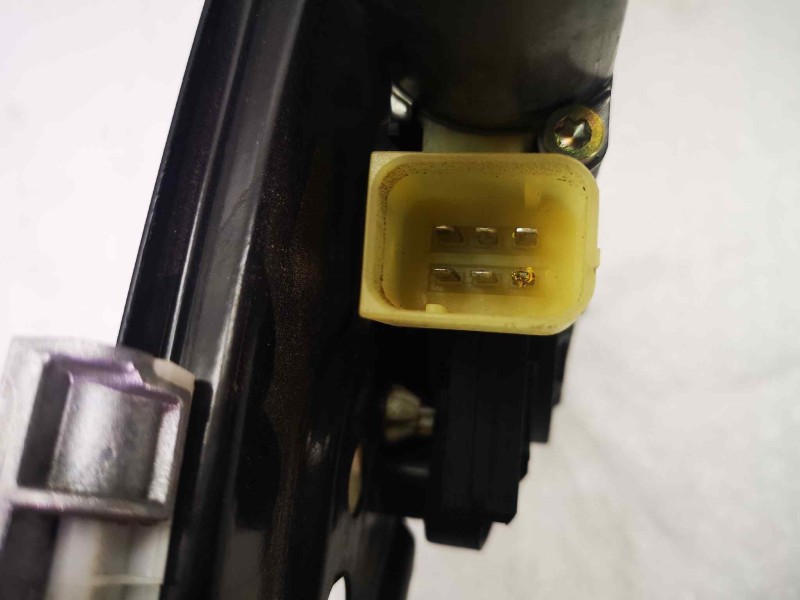 Recambio de elevalunas trasero izquierdo para mercedes-benz clase c (w203) berlina referencia OEM IAM  104048 6 PINS