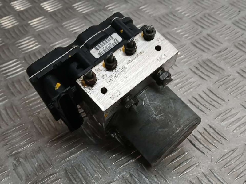 Recambio de abs para toyota corolla verso (r1) 2.2 d-4d luna referencia OEM IAM 445400F020 0265234222 BOSCH