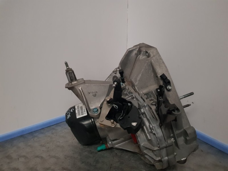 Recambio de caja cambios para nissan note visia referencia OEM IAM JR5362 A042821 5VELOCIDADES