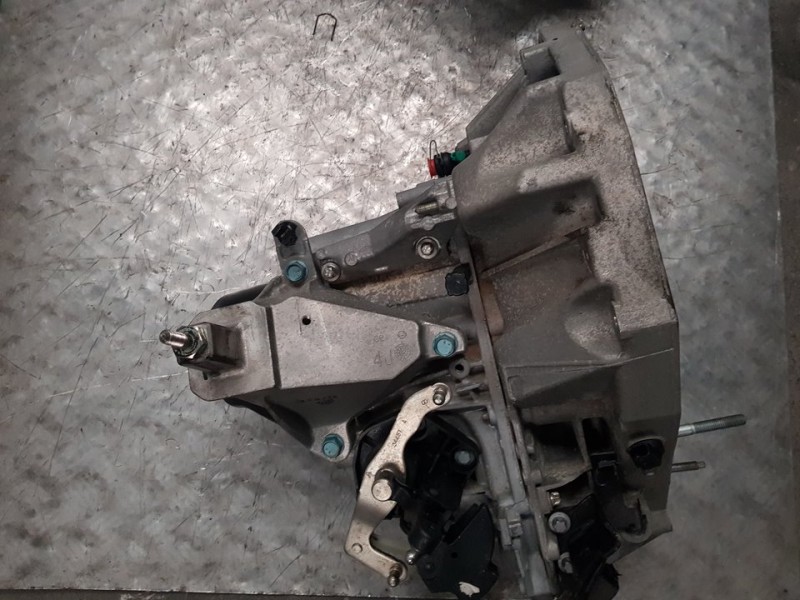 Recambio de caja cambios para nissan note visia referencia OEM IAM JR5362 A042821 5VELOCIDADES