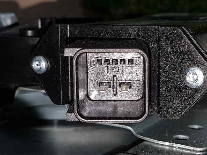 Recambio de elevalunas trasero derecho para opel insignia berlina excellence referencia OEM IAM  7 PINS ELECTRICO