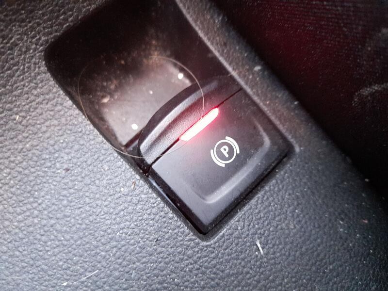 Recambio de palanca freno de mano para dacia sandero iii 1.0 tce 90 referencia OEM IAM 251756399R  